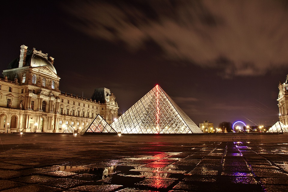 You are currently viewing Terror Attack Hits the Louvre in France