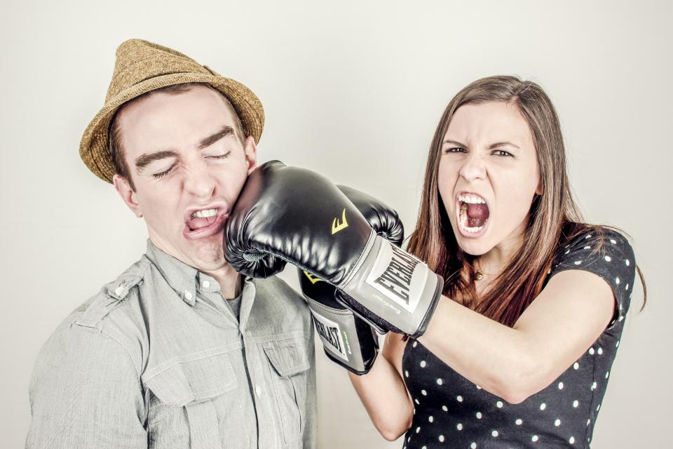 You are currently viewing 4 Ways You’re Killing Your Relationship Without Even Knowing It (and what to do instead)