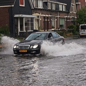 Read more about the article How to Identify a Flood Damaged Car