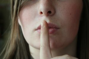 Read more about the article Female Movie Legend Accused of Complicity by #Metoo Movement