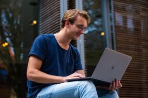 Read more about the article The Challenge of Colleges in Marketing to Future Students
