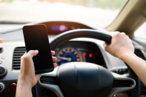 Read more about the article Why Southern California Drivers are Notorious for Illegal Cell Phone Use