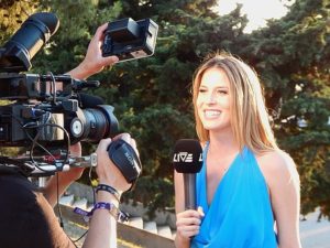 Read more about the article The Major Challenges Facing Journalists in the Digital Age
