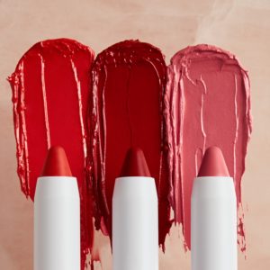 Read more about the article This Company Brings Retro Beauty and is Now the Rave of Hollywood Entertainment and Consumers