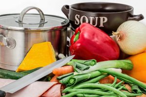 Read more about the article Food Network Star Talks Mothers Day, His Hit Show, and More on the Price of Business
