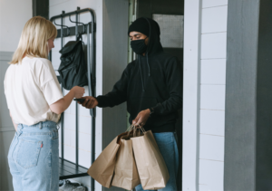 Read more about the article What is the Difference Between Courier Services and the Mail?