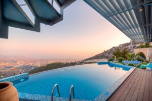 Read more about the article 7 Custom Pool Ideas for Boca Raton