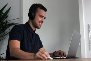 Read more about the article The World of Virtual Assistants
