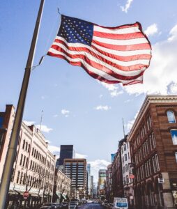 Read more about the article Former Senior White House Economist on US Gifts to China