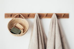 Read more about the article Body Wash vs. Bar Soap: Which is Better for Your Skin?