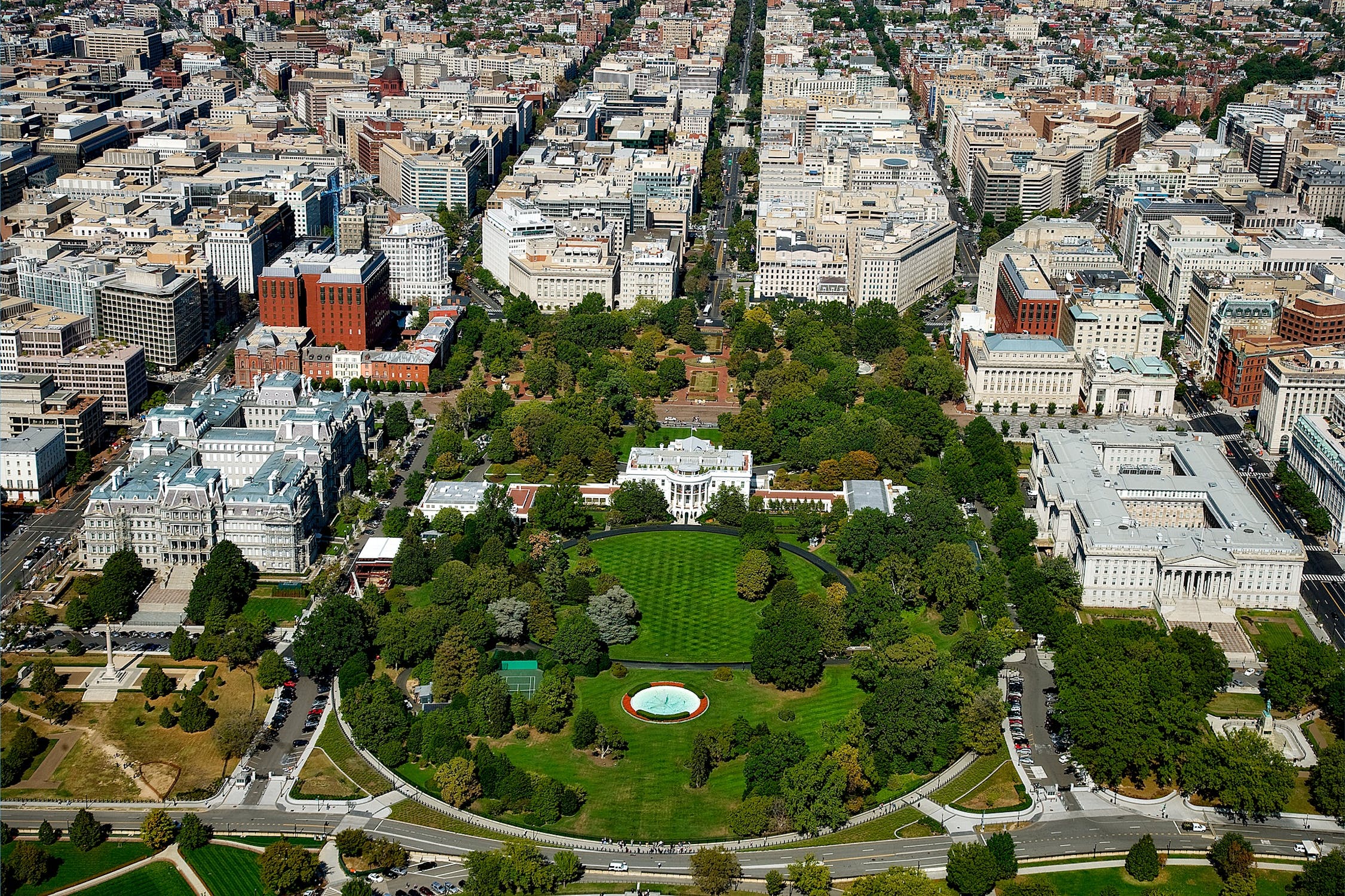 You are currently viewing Five Driving Forces Behind the Washington, DC Economy