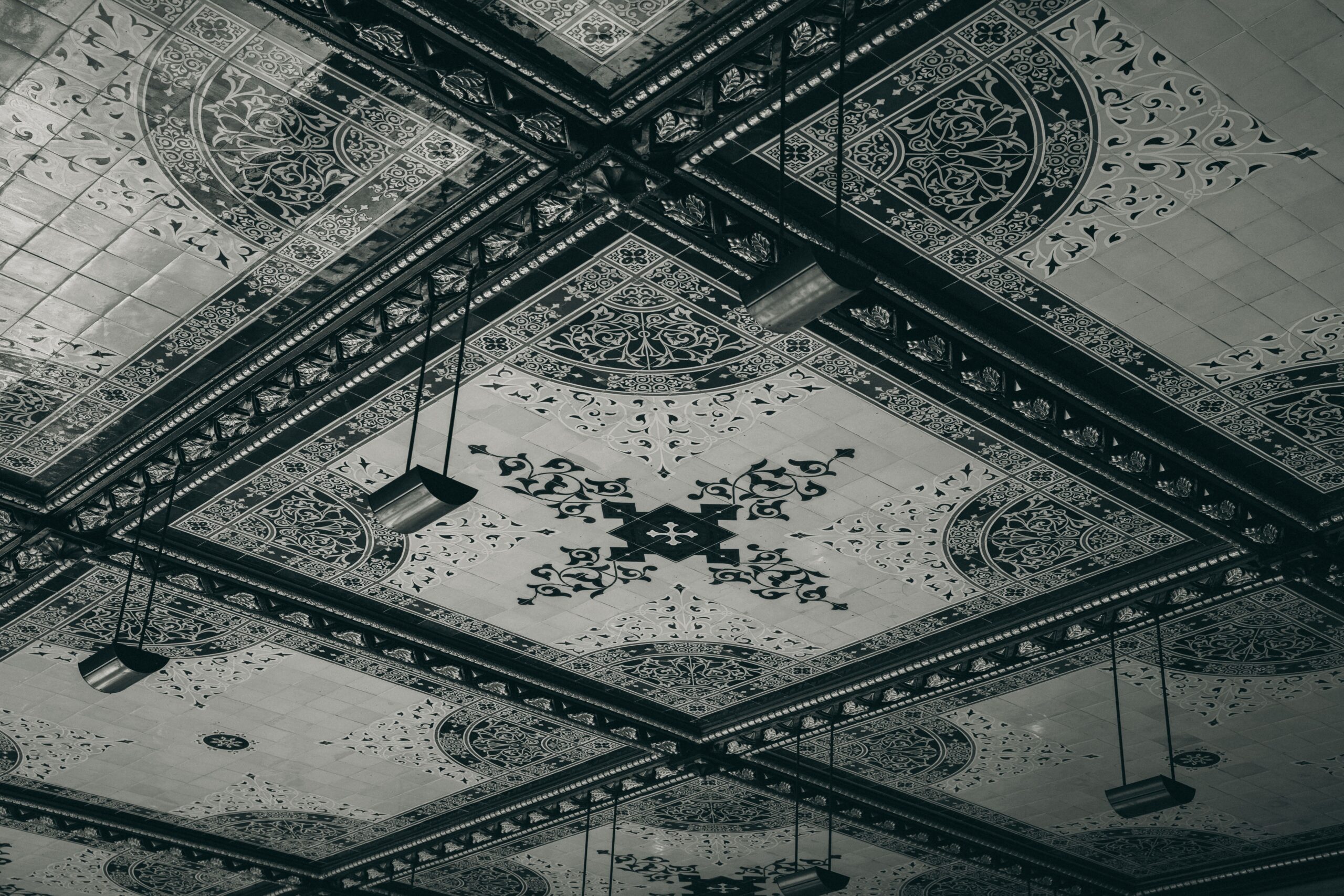 You are currently viewing From Acoustics to Aesthetics: Choosing the Right Ceiling Tiles for Your Next Project