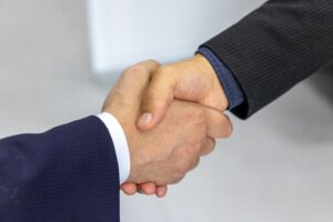 Read more about the article Business Brokers vs. Realtors: Why Selling a Business Is a Completely Different Beast