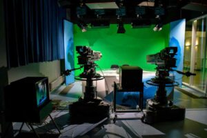 Read more about the article The Fast-Track Celebrity: Why Legacy Media Is Forcing “Personality Journalism”