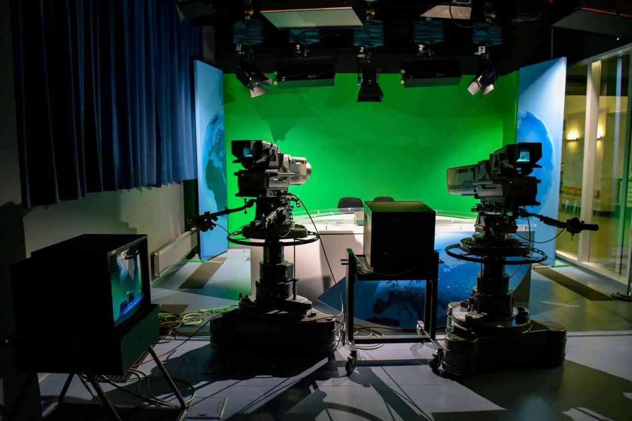 You are currently viewing The Fast-Track Celebrity: Why Legacy Media Is Forcing “Personality Journalism”