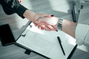 Read more about the article Business Brokers vs. Realtors: Why Selling a Business Is a Completely Different Beast