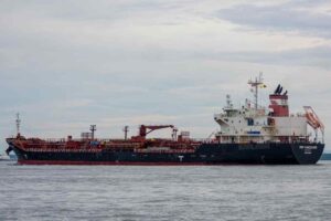 Read more about the article Oil Prices Surge Amid Middle East Conflict