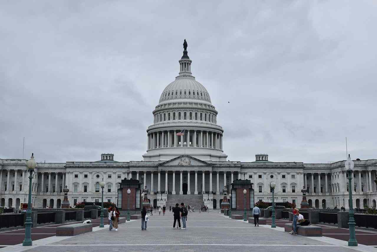 You are currently viewing Red Ink Rising: America’s $2 Trillion Deficit Habit